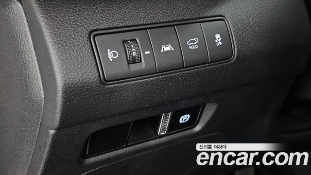 Hyundai Santa Fe HEV 1.6 2WD Exclusive 2023 — фото 18