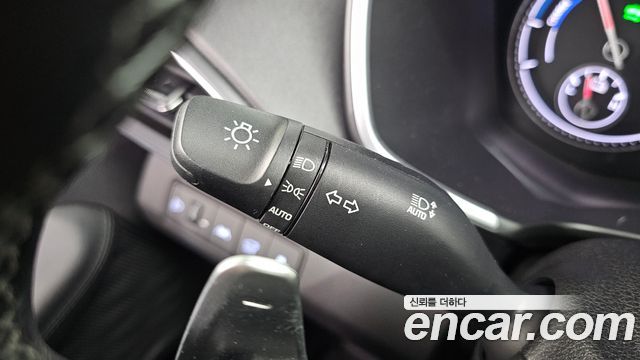 Hyundai Santa Fe HEV 1.6 2WD Exclusive 2023 — фото 19