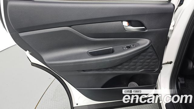 Hyundai Santa Fe HEV 1.6 2WD Exclusive 2023 — фото 25