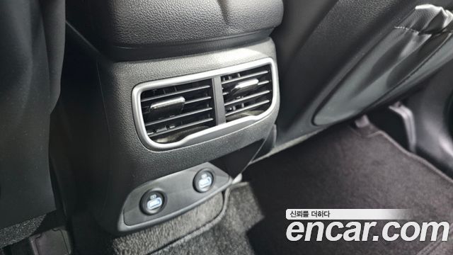 Hyundai Santa Fe HEV 1.6 2WD Exclusive 2023 — фото 33