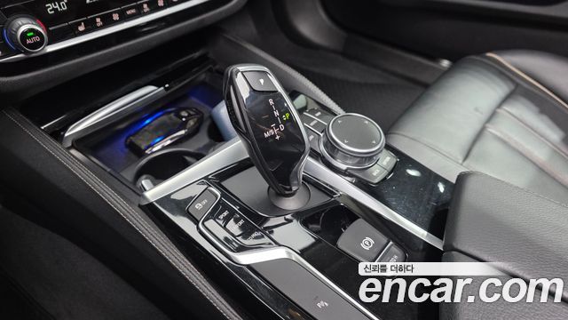 BMW 5 Series (G30) 520i Luxury 2018 — фото 9