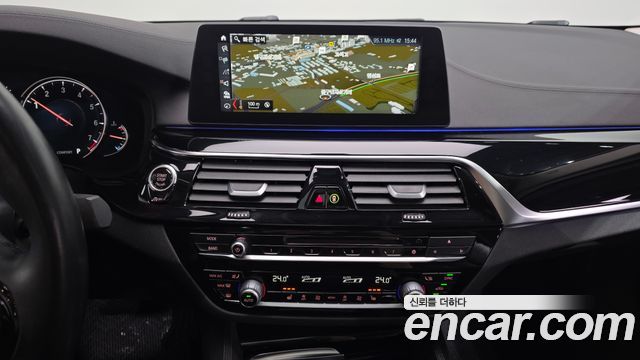 BMW 5 Series (G30) 520i Luxury 2018 — фото 13