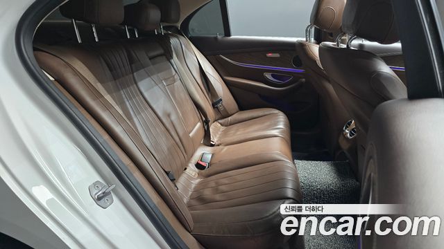 Mercedes-Benz E-Class (W213) E220d Exclusive 2018 — фото 11
