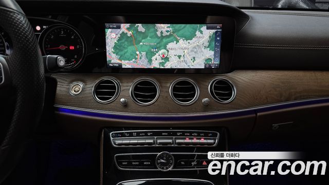 Mercedes-Benz E-Class (W213) E220d Exclusive 2018 — фото 16