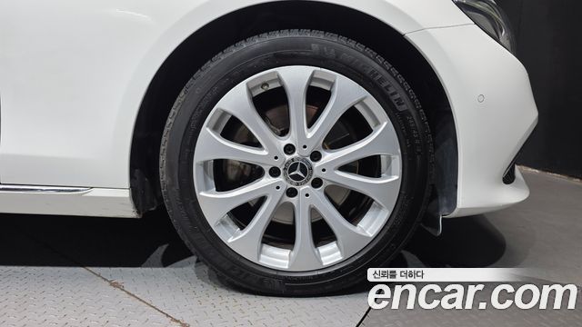 Mercedes-Benz E-Class (W213) E220d Exclusive 2018 — фото 21