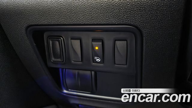 Renault Korea QM6 Diesel 2WD RE Signature 2017 — фото 27