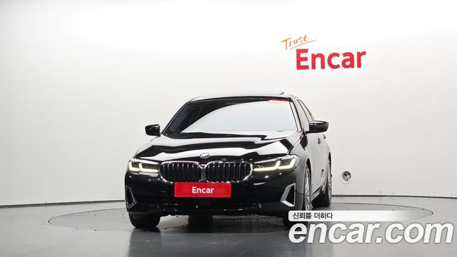 BMW 5 Series (G30) 520i Luxury 2023 — фото 3
