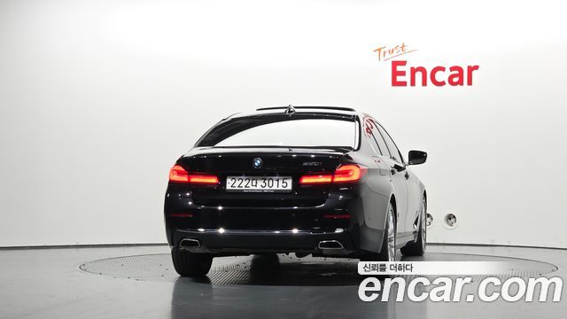 BMW 5 Series (G30) 520i Luxury 2023 — фото 4