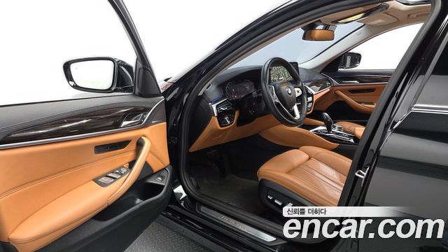 BMW 5 Series (G30) 520i Luxury 2023 — фото 10