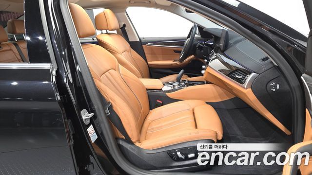 BMW 5 Series (G30) 520i Luxury 2023 — фото 15