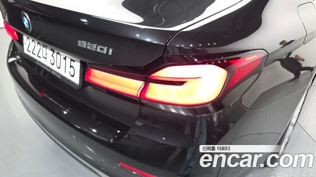 BMW 5 Series (G30) 520i Luxury 2023 — фото 29