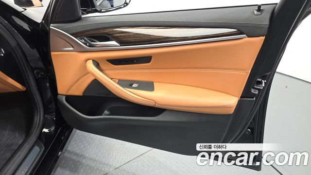 BMW 5 Series (G30) 520i Luxury 2023 — фото 30