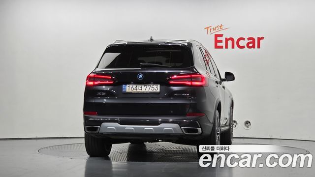 BMW X5 (G05) xDrive 45e xLine 2022 — фото 4