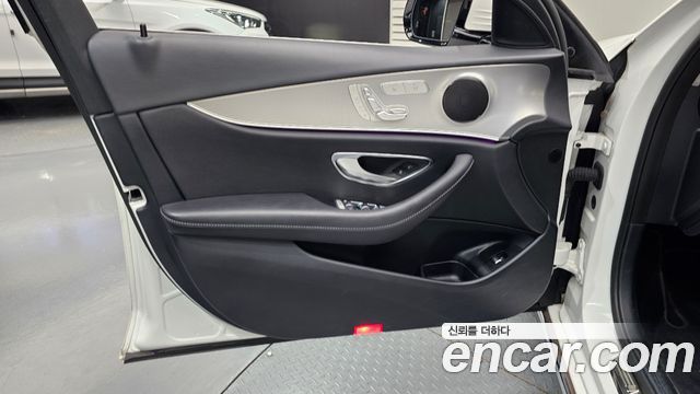 Mercedes-Benz E-Class (W213) E300 Avantgarde 2019 — фото 24