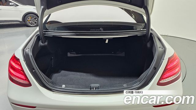 Mercedes-Benz E-Class (W213) E300 Avantgarde 2019 — фото 27