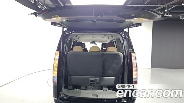Hyundai Staria HEV 1.6 Lounge 9-Seater Inspiration 2025 — фото 20