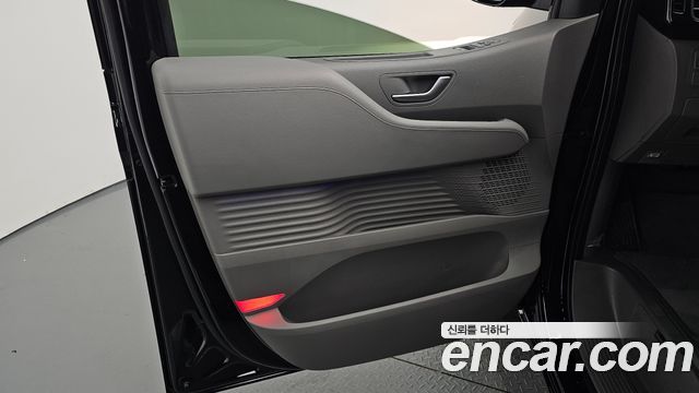 Hyundai Staria HEV 1.6 Lounge 9-Seater Inspiration 2025 — фото 25
