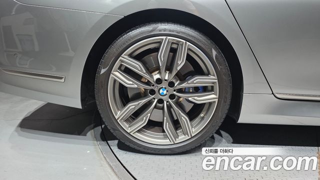 BMW 7 Series (G11) M760Li xDrive 2021 — фото 5