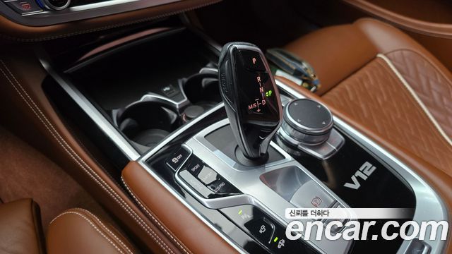 BMW 7 Series (G11) M760Li xDrive 2021 — фото 9