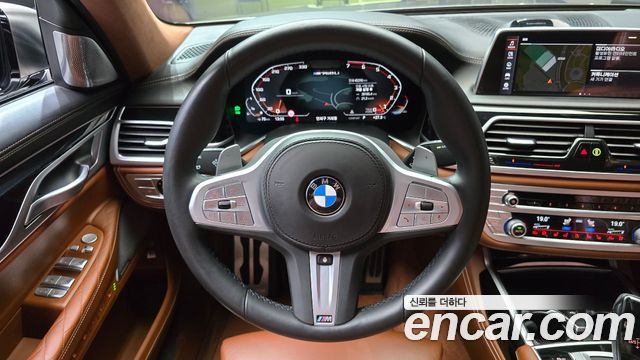 BMW 7 Series (G11) M760Li xDrive 2021 — фото 13