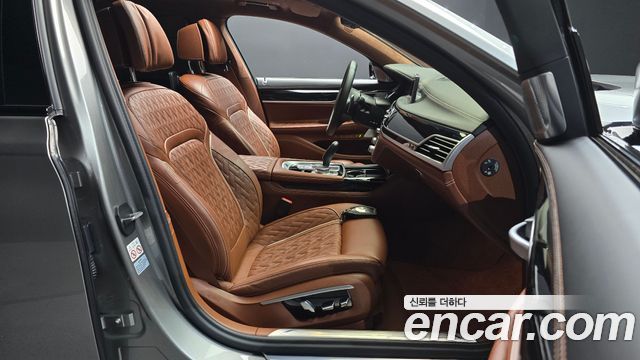 BMW 7 Series (G11) M760Li xDrive 2021 — фото 26