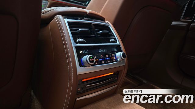 BMW 7 Series (G11) M760Li xDrive 2021 — фото 33
