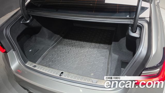 BMW 7 Series (G11) M760Li xDrive 2021 — фото 38
