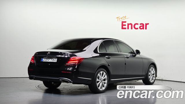 Mercedes-Benz E-Class (W213) E300 4MATIC Exclusive 2020 — фото 2