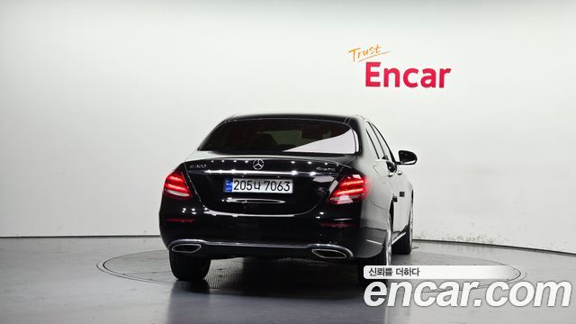Mercedes-Benz E-Class (W213) E300 4MATIC Exclusive 2020 — фото 4