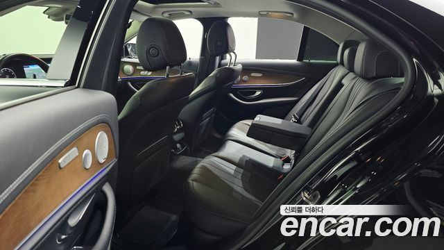 Mercedes-Benz E-Class (W213) E300 4MATIC Exclusive 2020 — фото 12