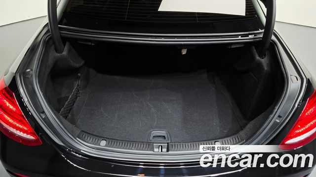 Mercedes-Benz E-Class (W213) E300 4MATIC Exclusive 2020 — фото 18
