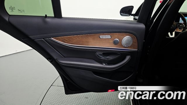 Mercedes-Benz E-Class (W213) E300 4MATIC Exclusive 2020 — фото 25
