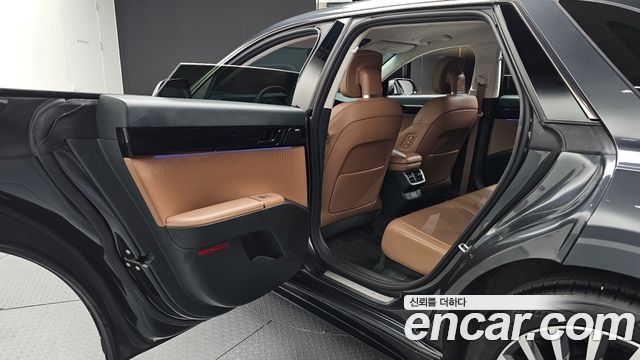 Hyundai Grandeur (GN7) 2,5 Gasoline 2WD Calligraphy 2023 — фото 12
