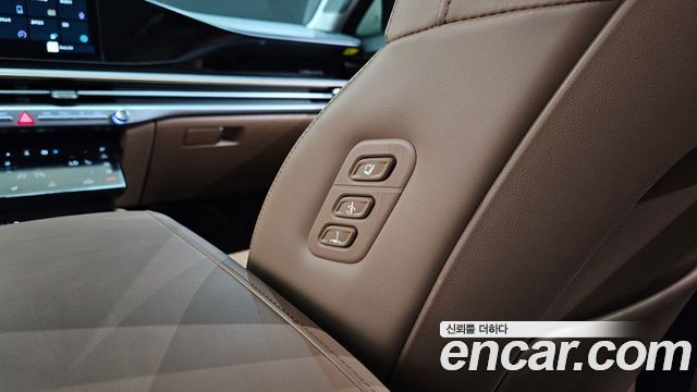 Hyundai Grandeur (GN7) 2,5 Gasoline 2WD Calligraphy 2023 — фото 33