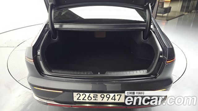 Hyundai Grandeur (GN7) 2,5 Gasoline 2WD Calligraphy 2023 — фото 36