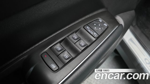 Renault Korea QM6 2.0 LPe RE Signature 2WD 2023 — фото 13