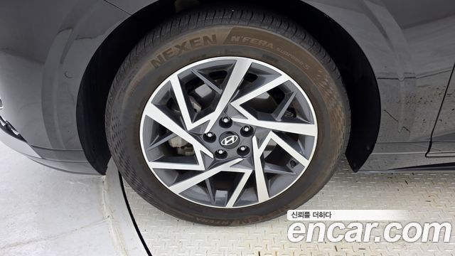 Hyundai Grandeur (GN7) 2,5 Gasoline 2WD Exclusive 2023 — фото 5