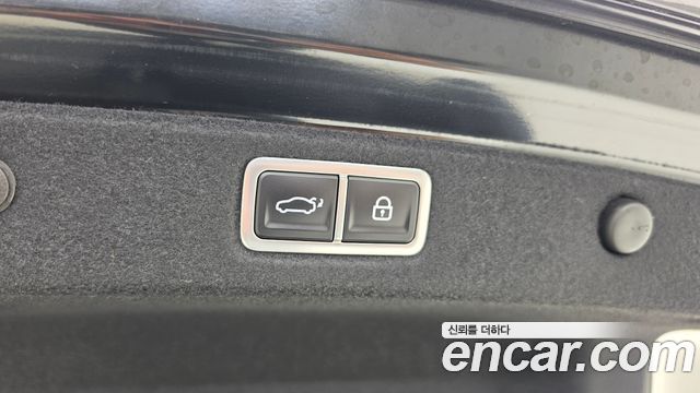 Hyundai Grandeur (GN7) 2,5 Gasoline 2WD Exclusive 2023 — фото 17