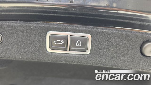 Hyundai Grandeur (GN7) 2,5 Gasoline 2WD Exclusive 2023 — фото 17