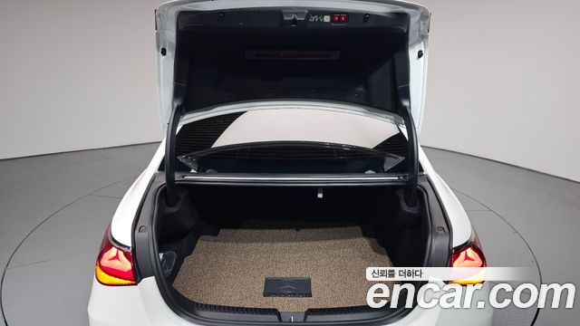 Mercedes-Benz E-Class (W214) E300 4MATIC AMG Line 2024 — фото 34