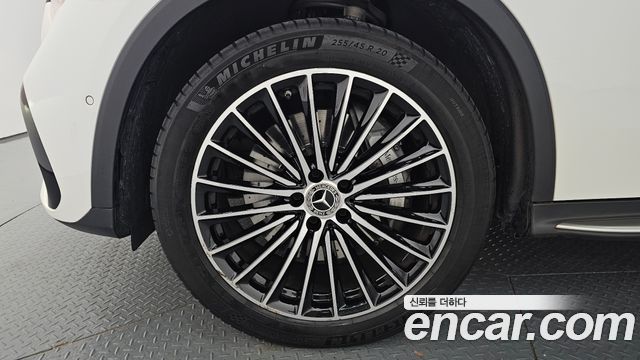 Mercedes-Benz GLC-Class (X254) GLC300 4MATIC AMG Line 2023 — фото 5