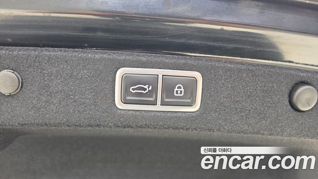 Hyundai Grandeur (GN7) 2,5 Gasoline 2WD Premium 2023 — фото 17