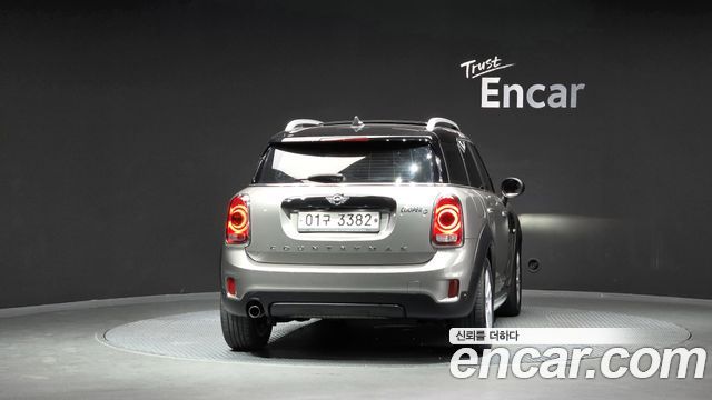 MINI Cooper D Countryman Standard 2nd 2017 — фото 4