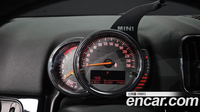MINI Cooper D Countryman Standard 2nd 2017 — фото 8