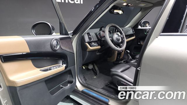 MINI Cooper D Countryman Standard 2nd 2017 — фото 10