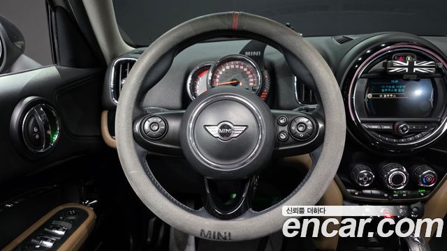 MINI Cooper D Countryman Standard 2nd 2017 — фото 17