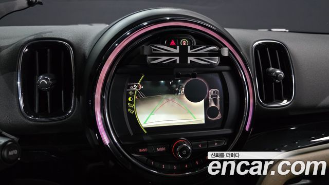 MINI Cooper D Countryman Standard 2nd 2017 — фото 18
