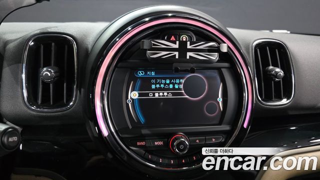 MINI Cooper D Countryman Standard 2nd 2017 — фото 19