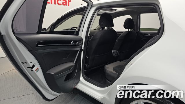 Volkswagen Golf (VII) 2.0 TDI 2015 — фото 12
