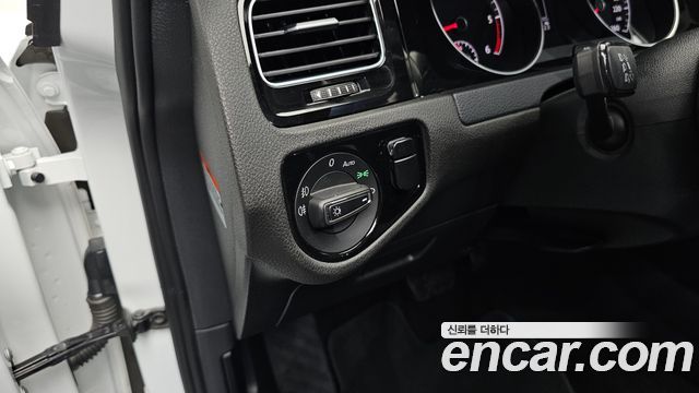 Volkswagen Golf (VII) 2.0 TDI 2015 — фото 17